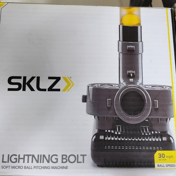 SKLZ lightning bolt Pitching Machine - Picture 6 of 6